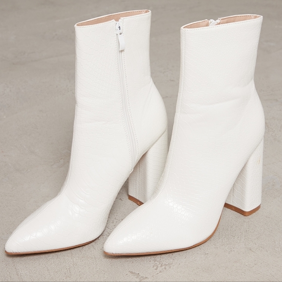 PrettyLittleThing White Faux Snakeskin Print Ankle Boots - Picture 2 of 11